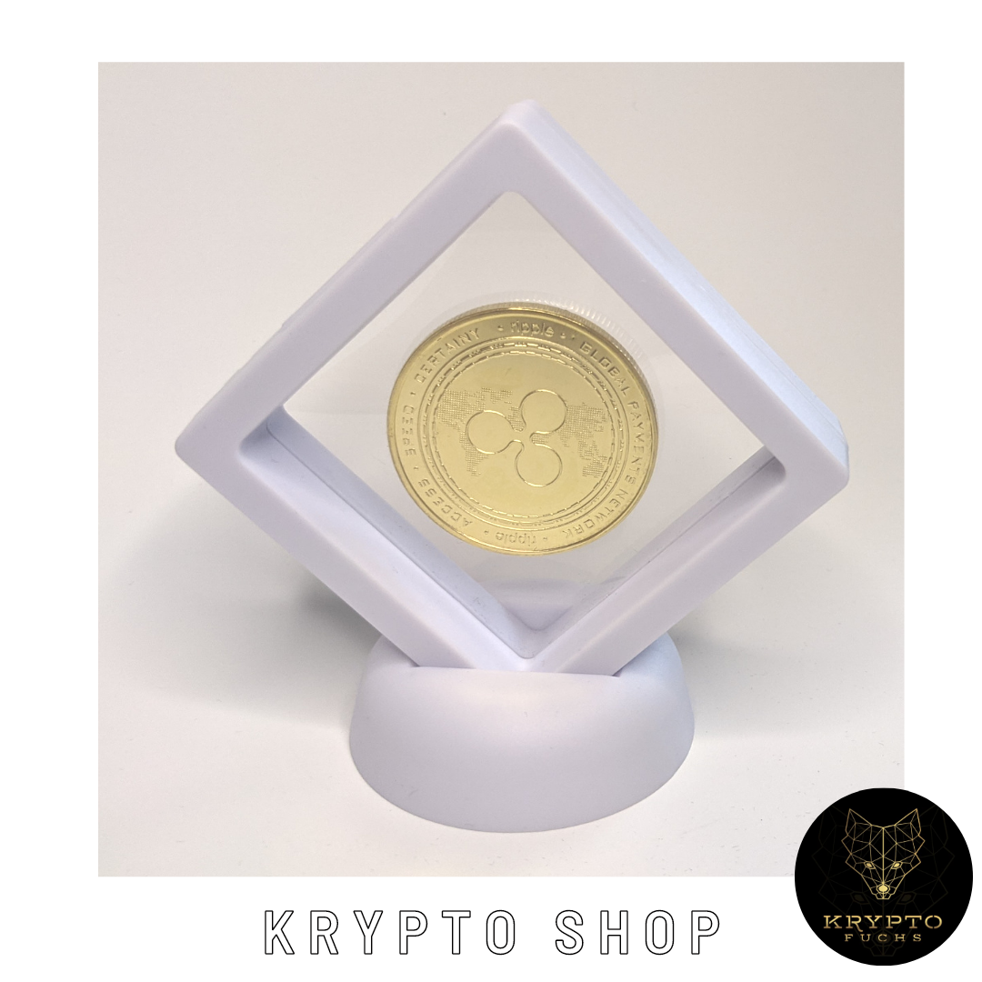 Ripple XRP Kryptomünze 2021 Edition – Gold mit Aufsteller, Schrägansicht | KryptoFuchs