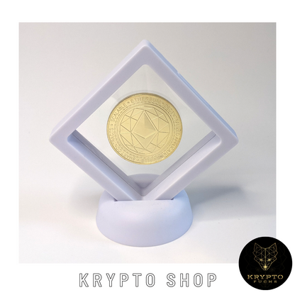 Ethereum ETH Kryptomünze 2021 Edition – Gold im weißen Schwebe-Display, Schrägansicht | KryptoFuchs