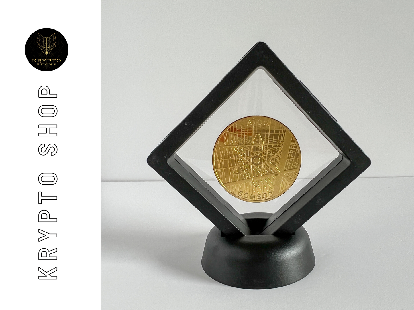 Cosmos ATOM Kryptomünze – Gold im schwarzen Schwebe-Display | KryptoFuchs
