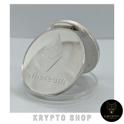 Ethereum ETH Kryptomünze – im weißen Display | KryptoFuchs