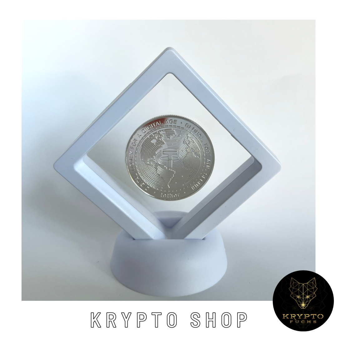 Tether USDT Kryptomünze 2021 Edition – Silber im schwarzen Schwebe-Display, Schrägansicht | KryptoFuchs
